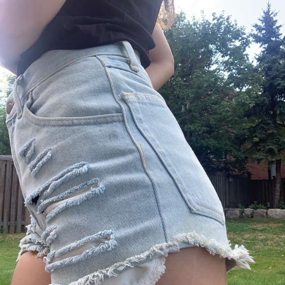 VINTAGE RIPPED WRANGLER DENIM SHORTS - Picture 2 of 6